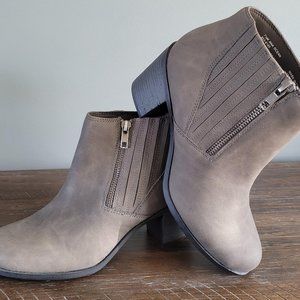 A.N.A. Ocean Charcoal Block Heel 7.5 Booties